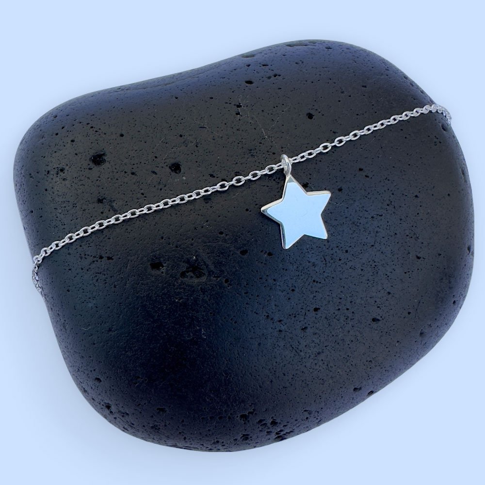 A17-Anklet-(1) Anklet with solid silver star charm.